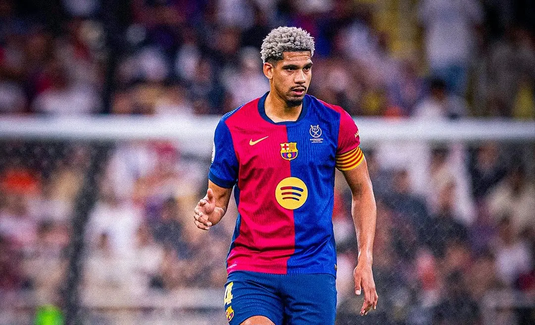 Ronald Araujo di Barcelona: Hansi Flick Pastikan Tidak Dijual